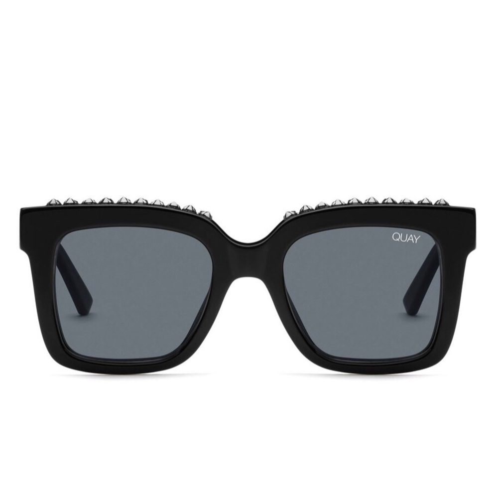 QUAY Icy Studs • Black Stud/Smoke Sunglasses - Picture 4 of 6